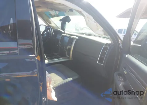 2015 Ram 1500 Outdoorsman z USA, uszkodzony, nr VIN 1C6RR7LT0FS739756